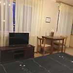 罗卡公寓 *