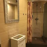 罗卡公寓 *